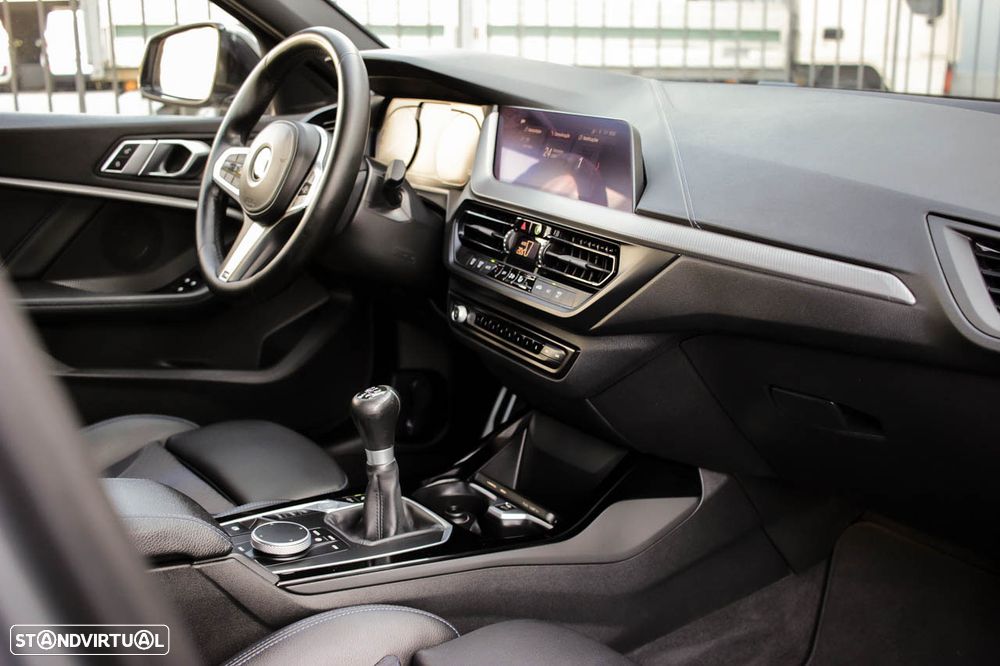 BMW 116 d Pack Desportivo M - 7