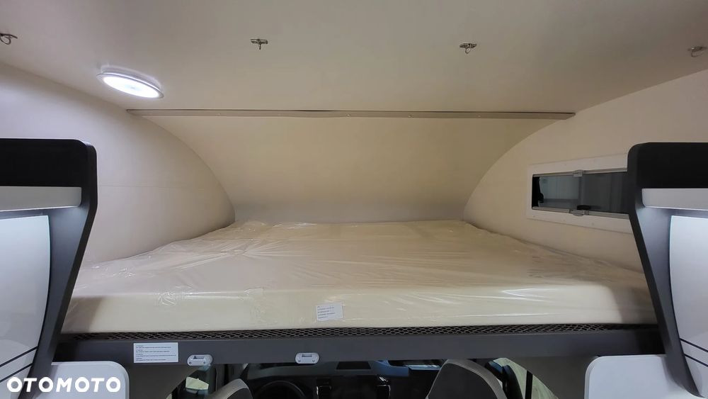 McLOUIS Glamys 322 - 7-osobowy - 21