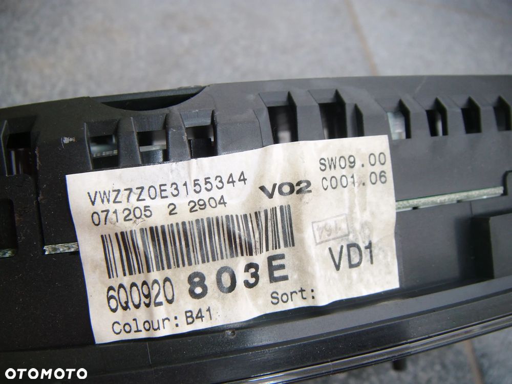 vw polo 9n 1.2 06r licznik- zegar 6q0920803e - 3