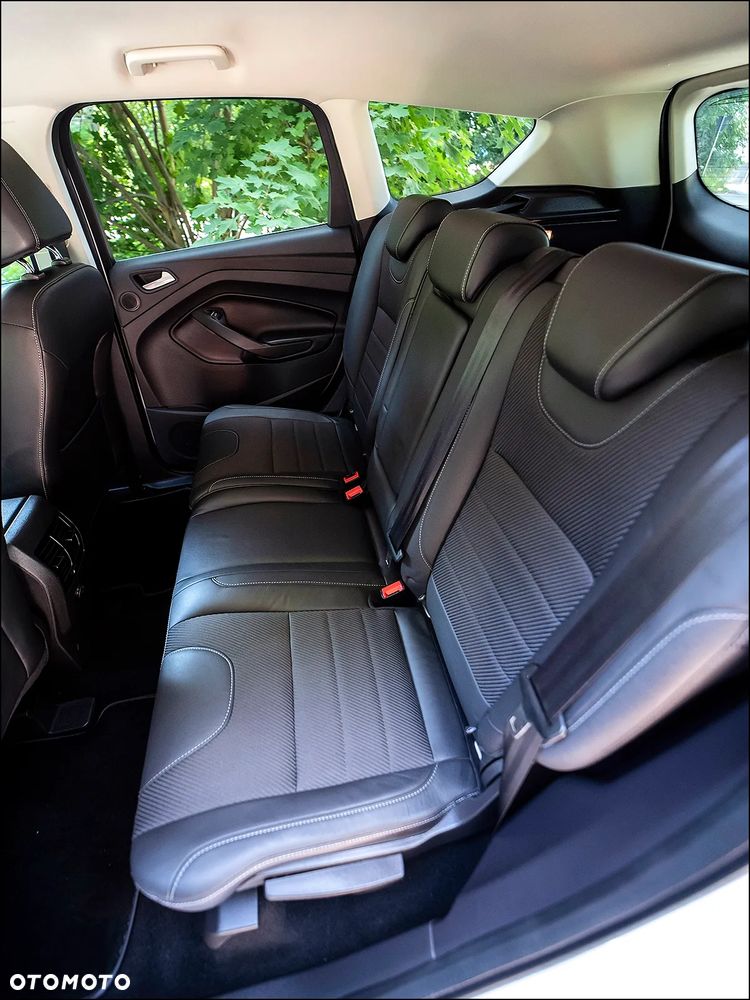 Ford Kuga - 8
