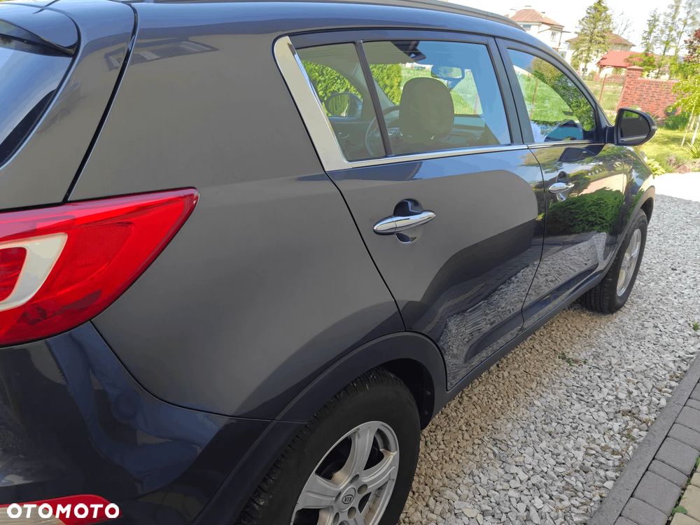 Kia Sportage 2.0 L - 8