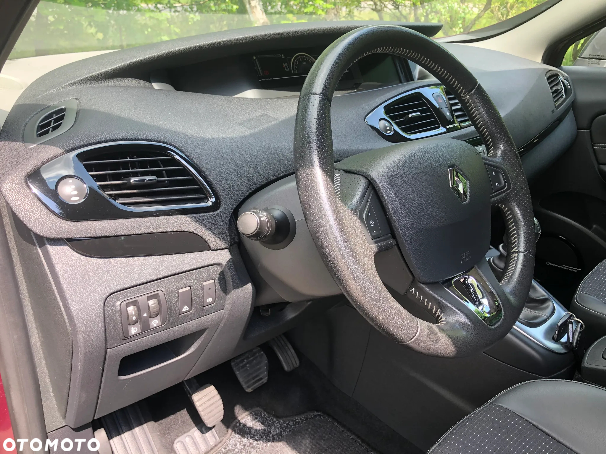 Renault Grand Scenic ENERGY TCe 115 S&S Bose Edition - 22