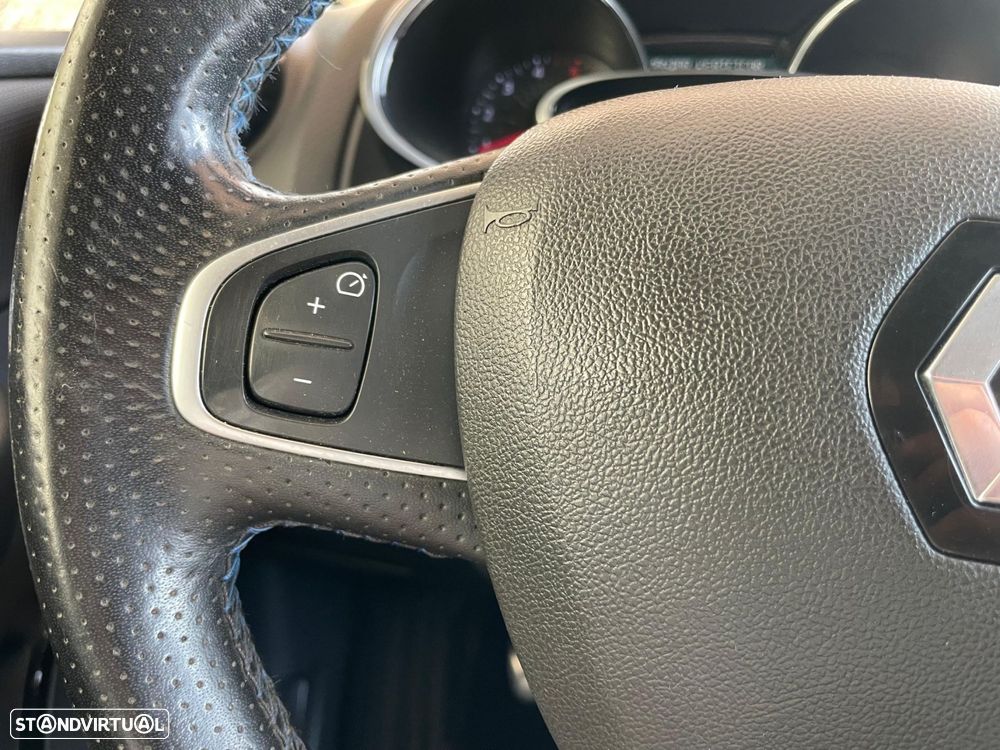 Renault Clio Sport Tourer 1.5 dCi GT Line - 19