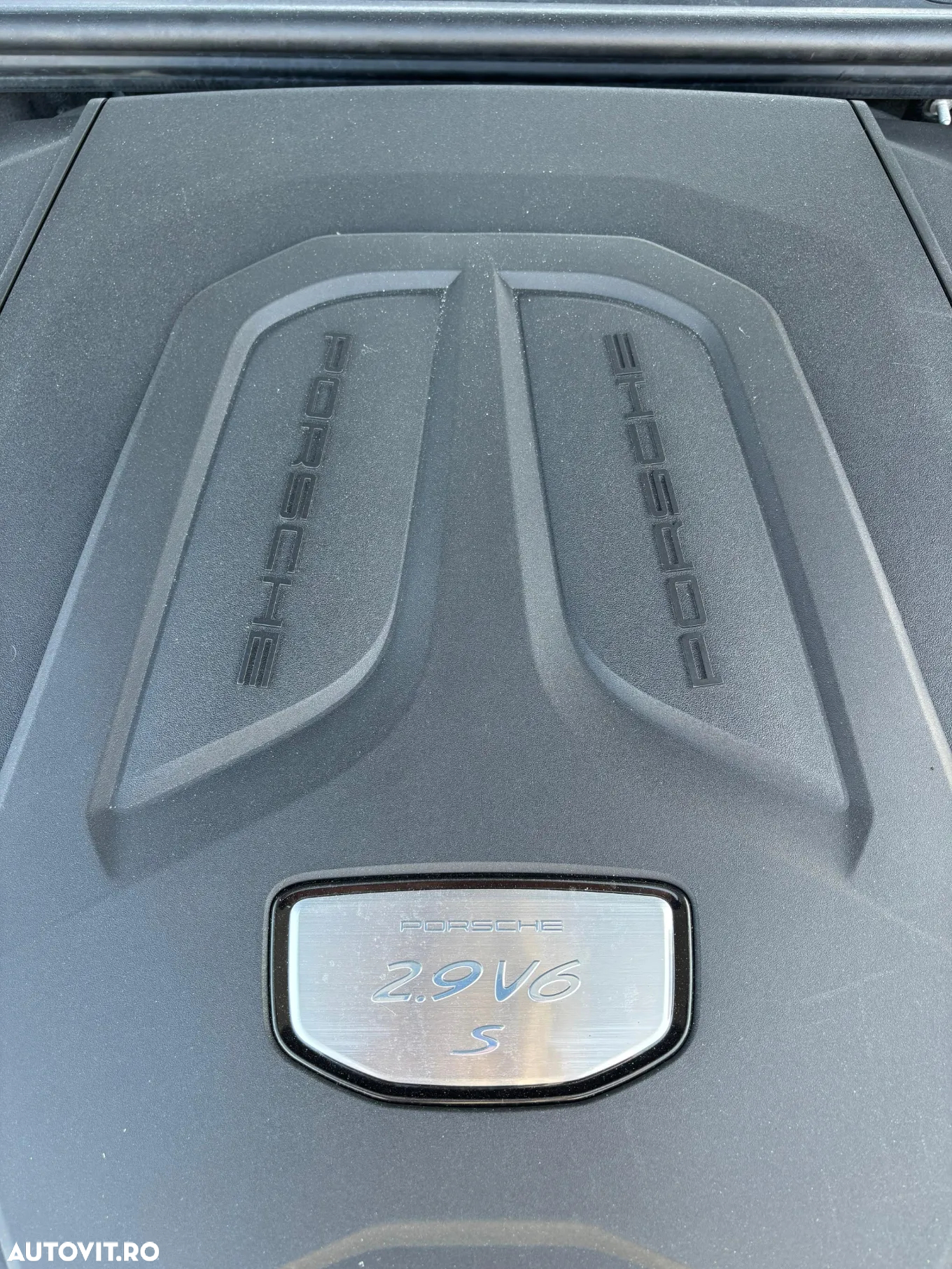 Porsche Cayenne S - 30