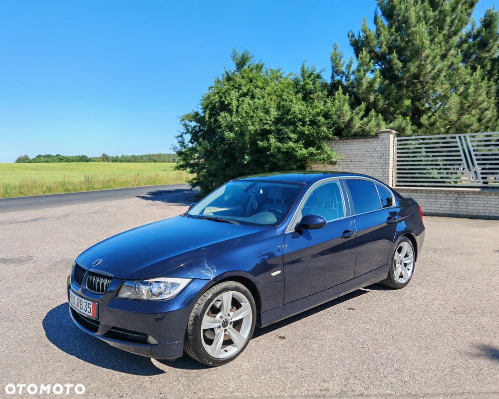 BMW Seria 3 325i - 1