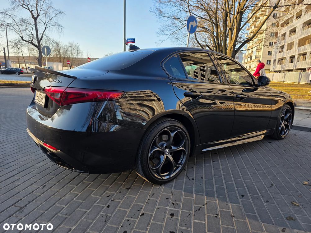 Alfa Romeo Giulia 2.0 Turbo 16V AT8-Q4 Estrema - 31