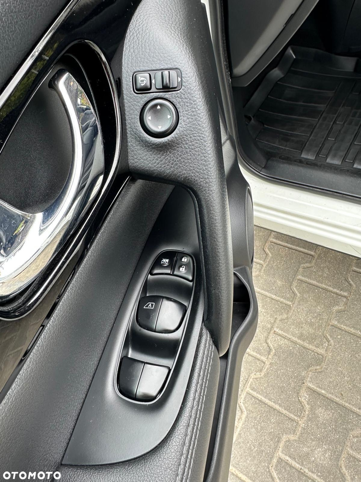 Nissan Qashqai 1.2 DIG-T Xtronic TEKNA - 33