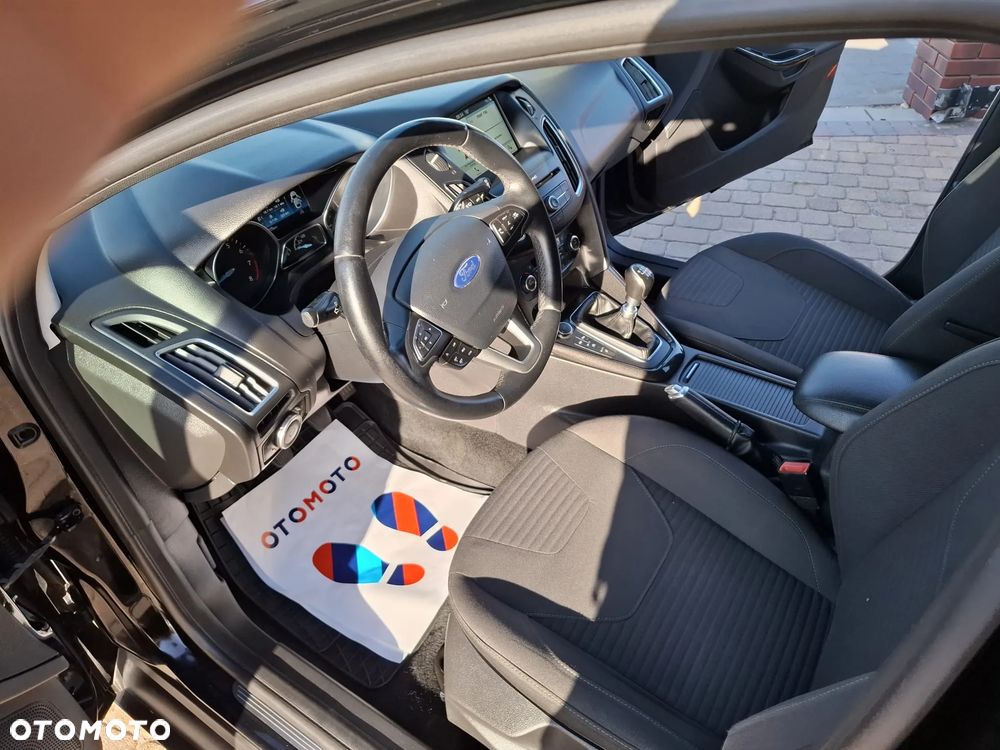 Ford Focus 1.0 EcoBoost Titanium - 11