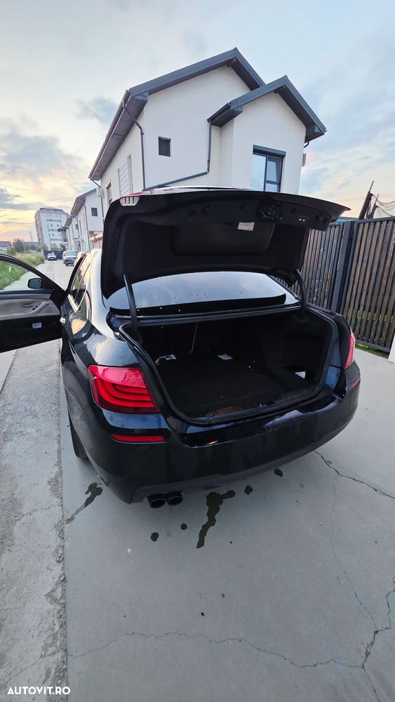 BMW Seria 5 525d Aut. Luxury Line - 23