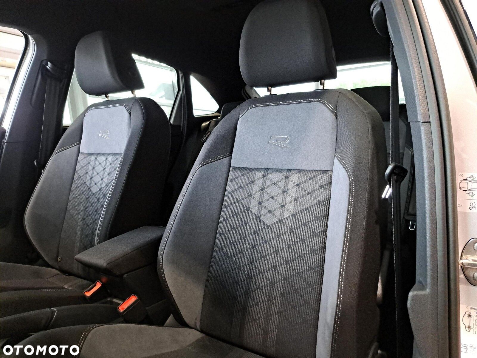 Volkswagen Taigo 1.5 TSI ACT R-Line Plus DSG - 11