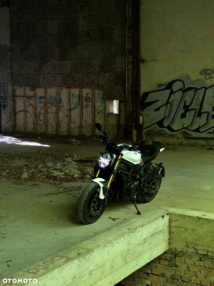 Benelli 752 S - 2