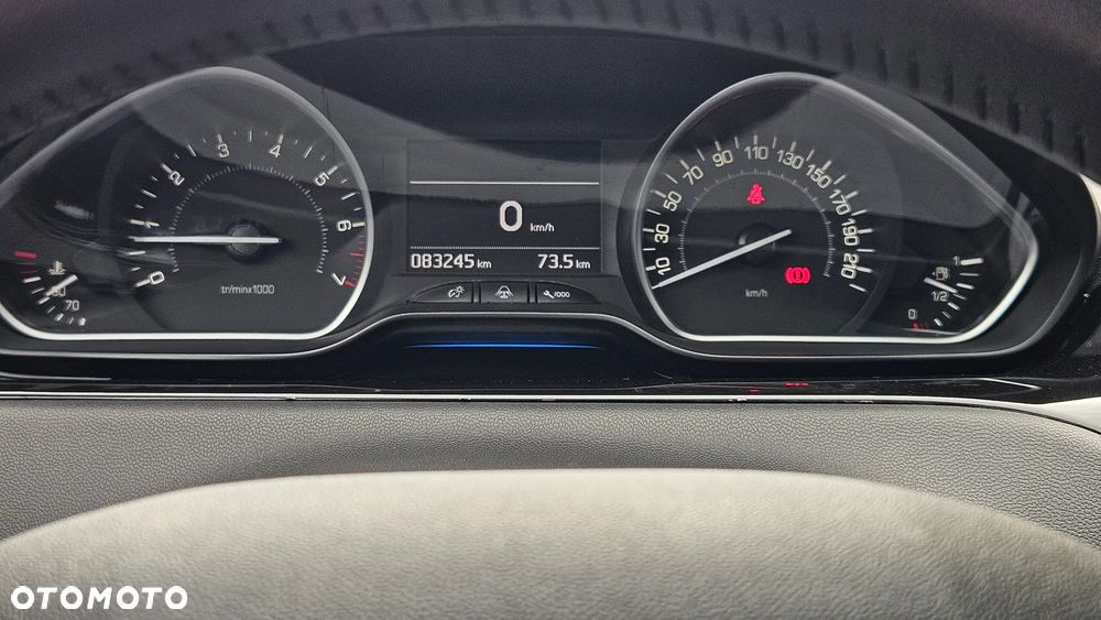 Peugeot 208 - 26