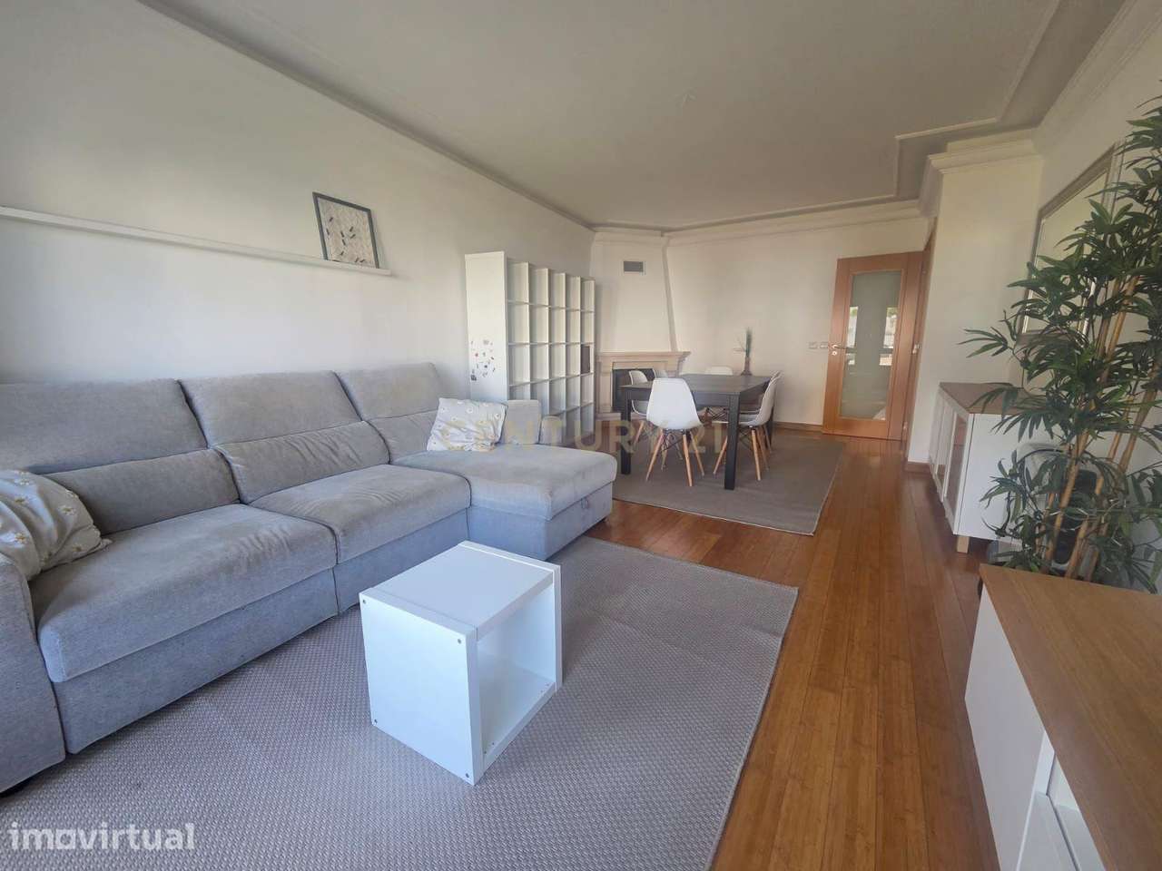 Apartamento T2 para arrendamento com box e elevador - Grande imagem: 3/36