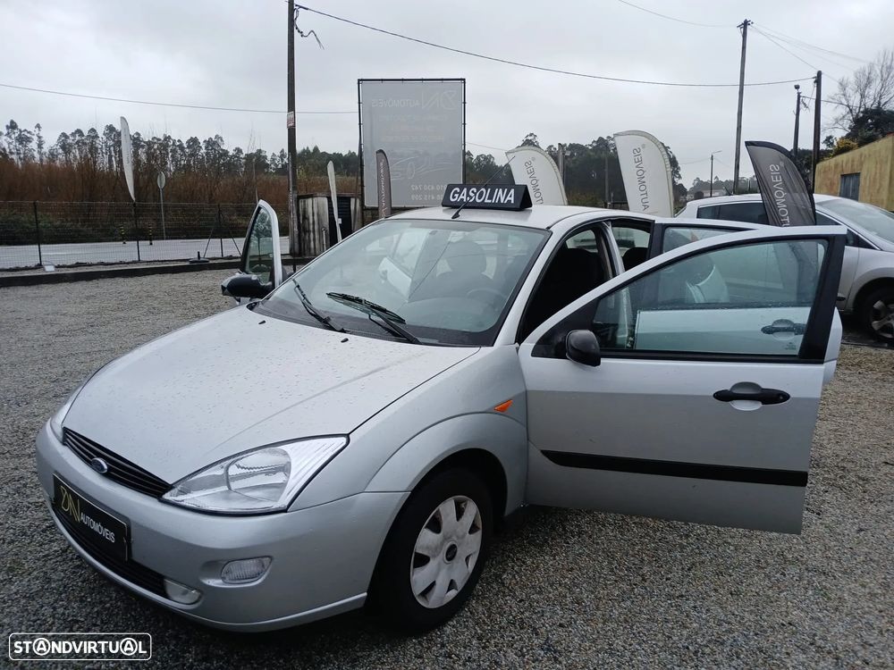 Ford Focus 1.4 Ambiente - 9
