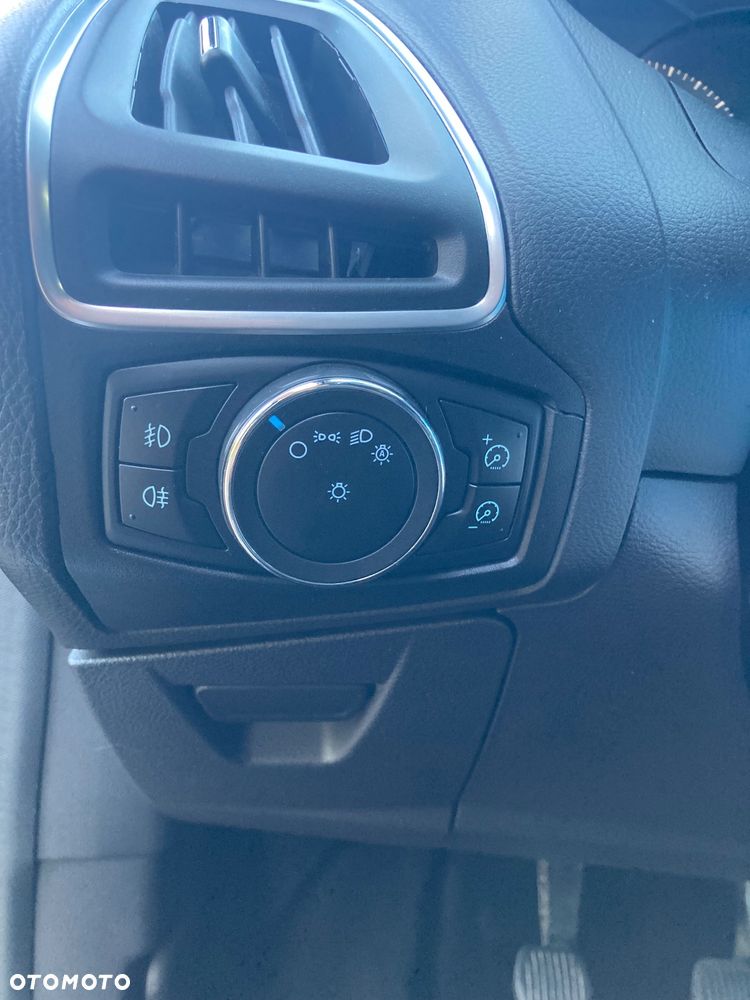 Ford Focus 1.6 EcoBoost Titanium - 18