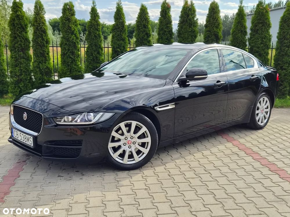 Jaguar XE 2.0 D180 SE - 1