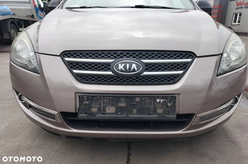 CAŁE AUTO NA CZĘŚCI -LAMPKI W PODSUFITKĘ BRAK- LUSTERKA  KIA CEED I KOMBI 2.0 CRDI 140 KM D4EA KOD LAK.8Q - 3