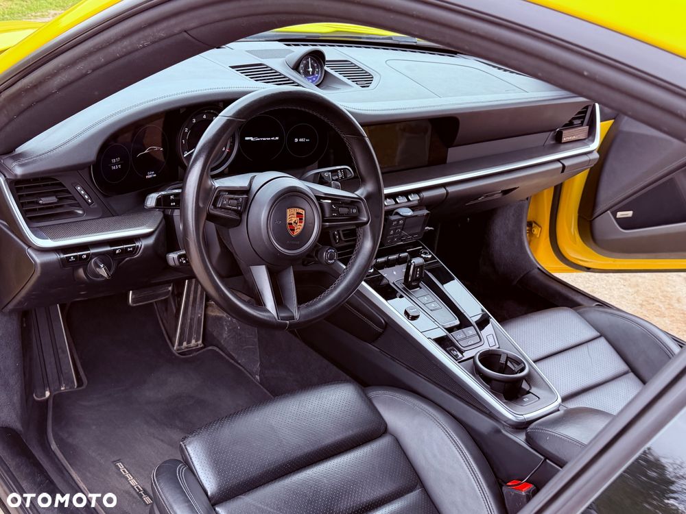 Porsche 911 Carrera 4S - 14