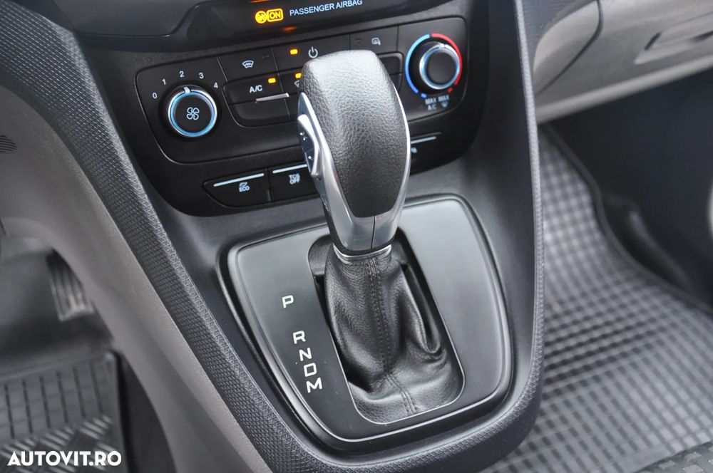 Ford Transit Connect - 22