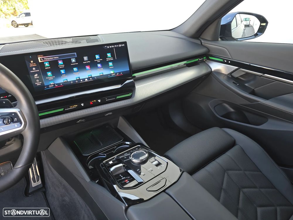 BMW 520 d Pack Desportivo M - 24