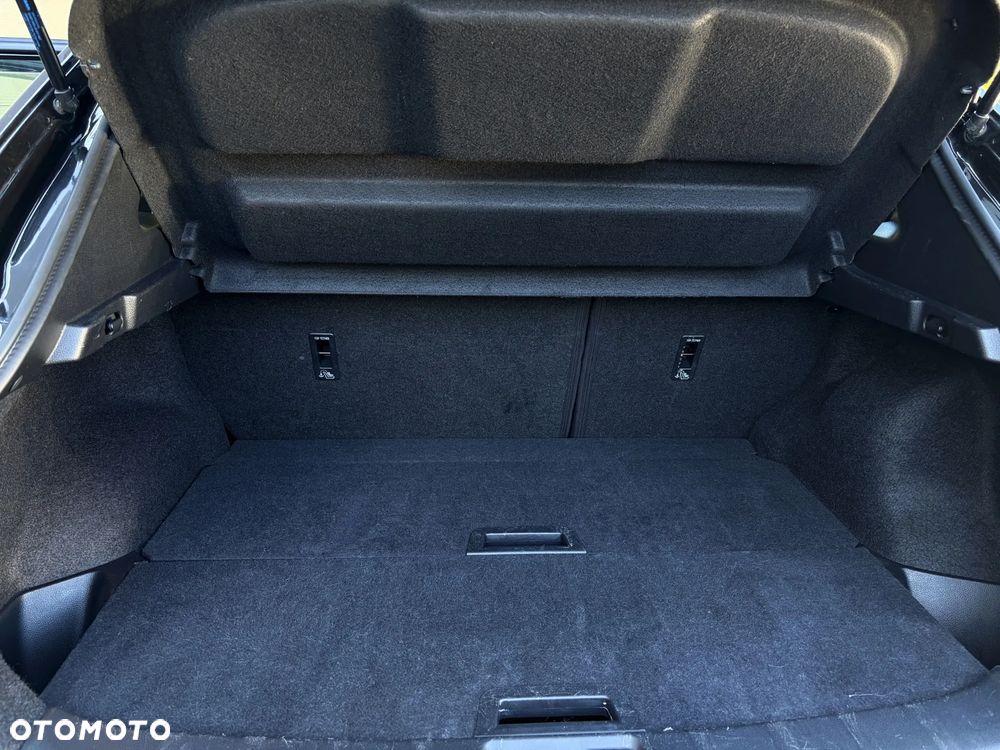 Nissan Qashqai 1.6 DCi N-Connecta Xtronic - 33