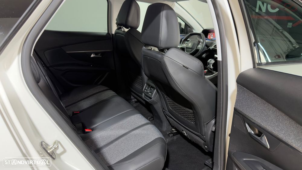 Peugeot 3008 1.2 PureTech Allure J18 - 15