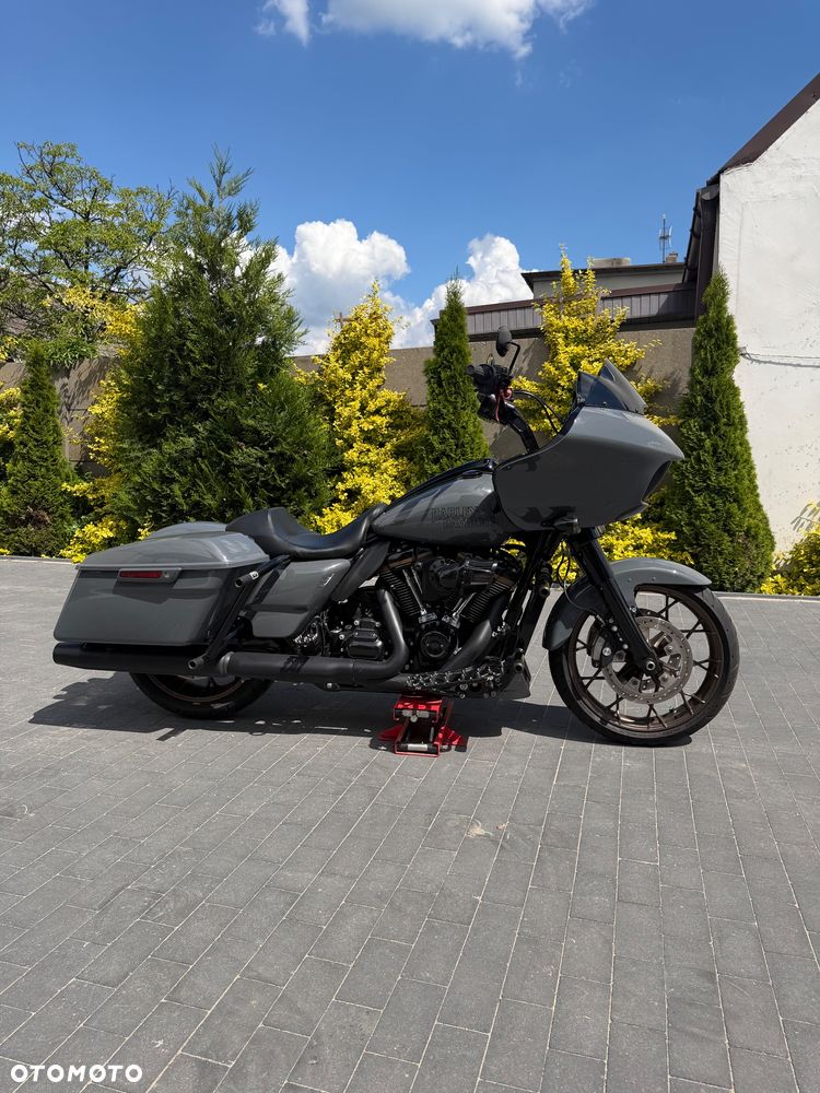 Harley-Davidson Touring Road Glide - 3
