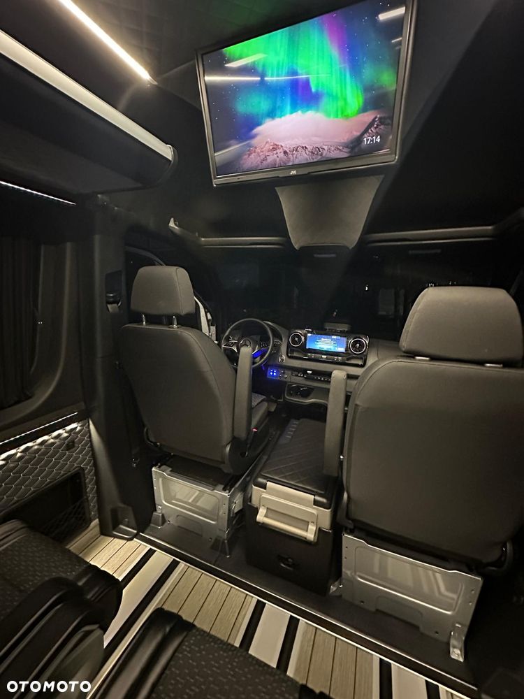 Mercedes-Benz Sprinter - 24