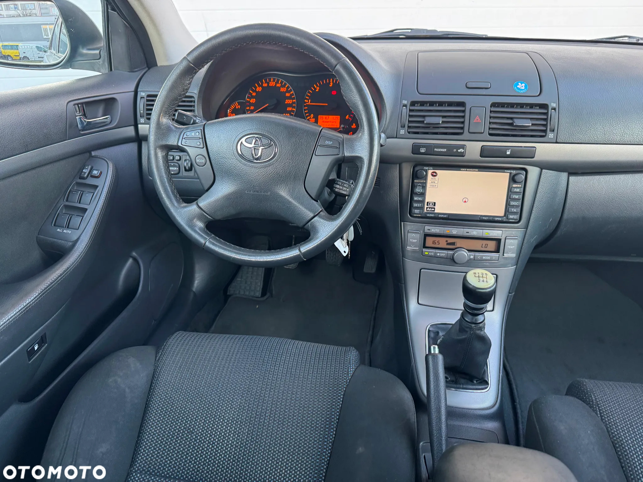 Toyota Avensis 2.2 D-4D Combi Executive - 11