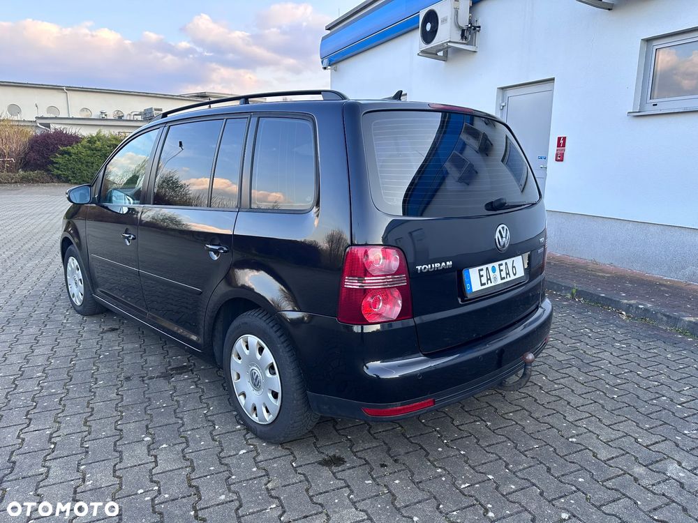 Volkswagen Touran 1.9 TDI DPF BlueMot Highline - 6