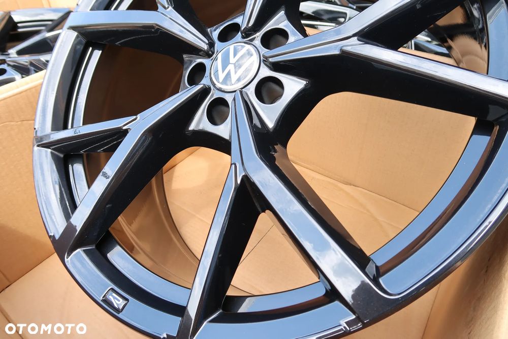 Oryginalne felgi VW touareg R-Line 22'' - 9