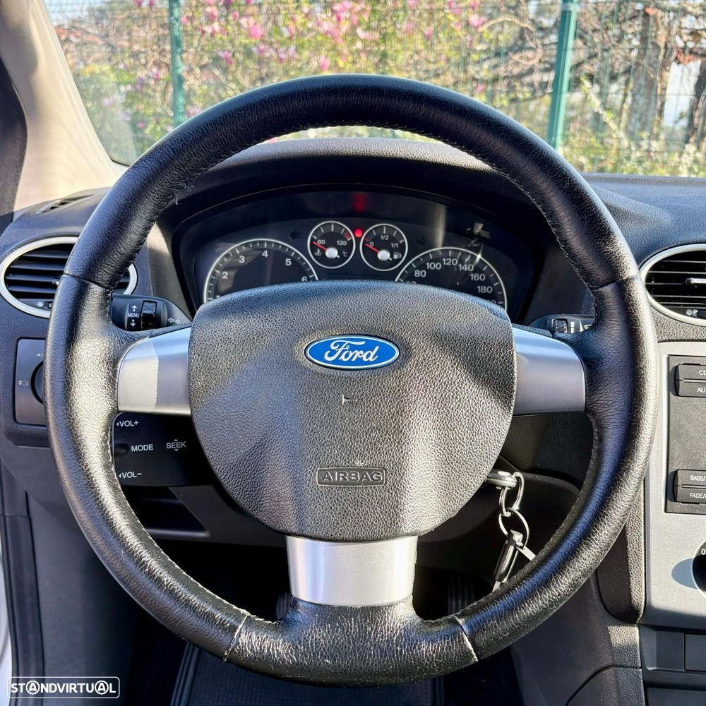 Ford Focus 1.4 16V S - 17