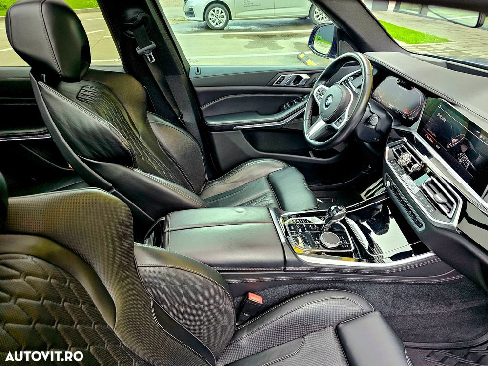 BMW X5 M M50i - 10