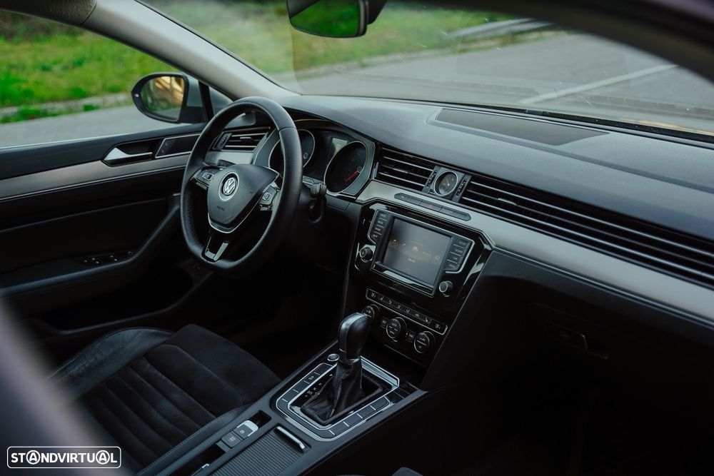 VW Passat Variant 2.0 TDi Highline DSG - 32