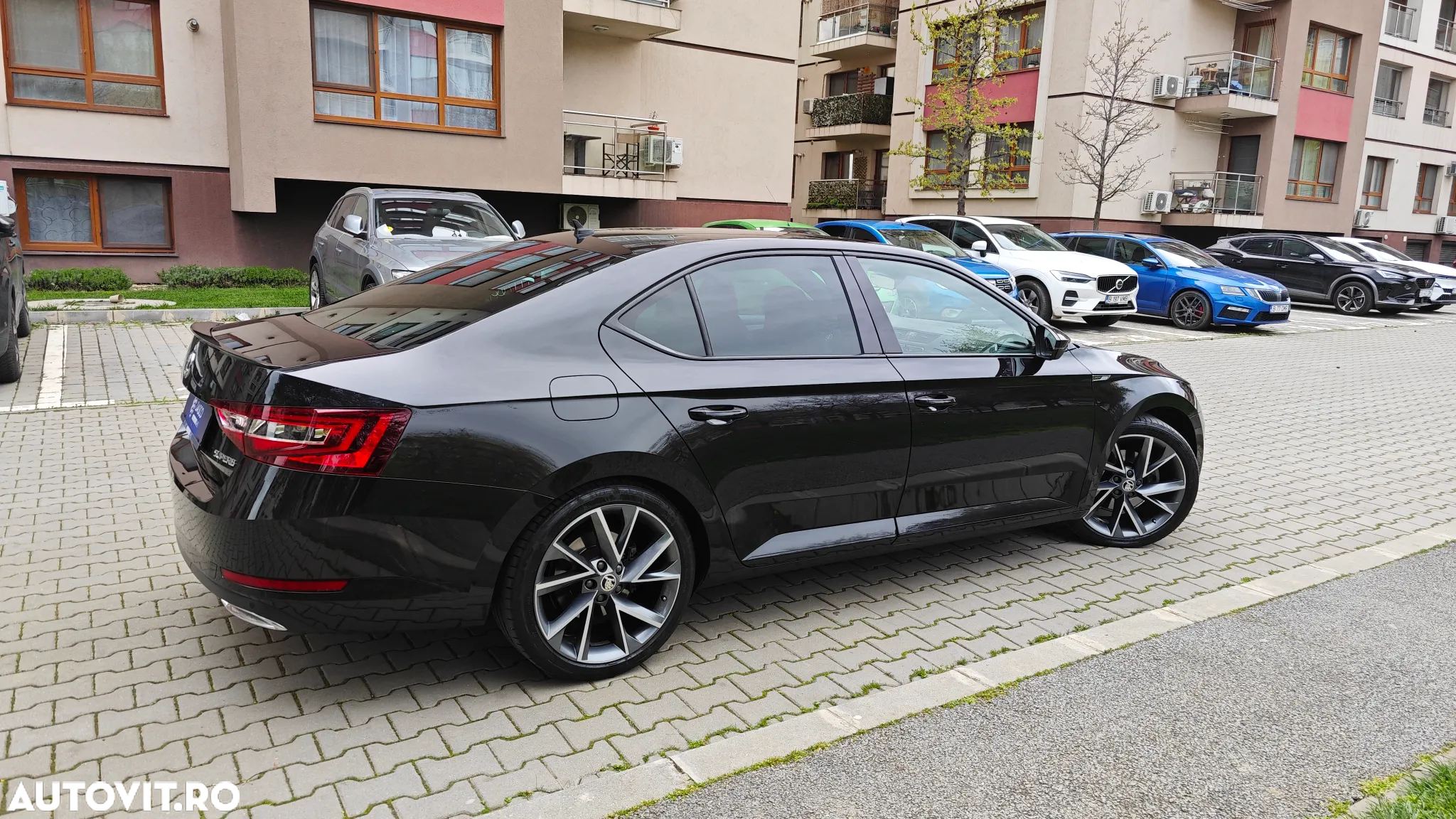 Skoda Superb 2.0 TDI DSG Sportline - 8