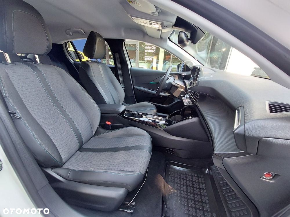 Peugeot 208 - 11