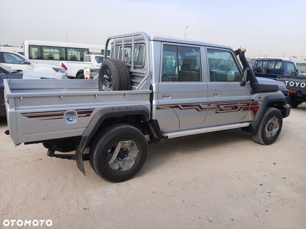 Toyota Land Cruiser - 29