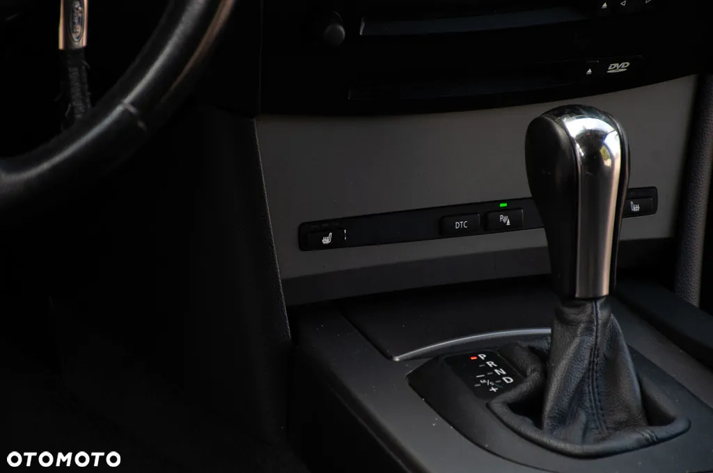 BMW Seria 5 525i Touring - 33