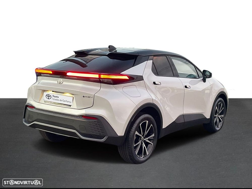 Toyota C-HR 2.0 HDF Plug-in Square Collection - 12