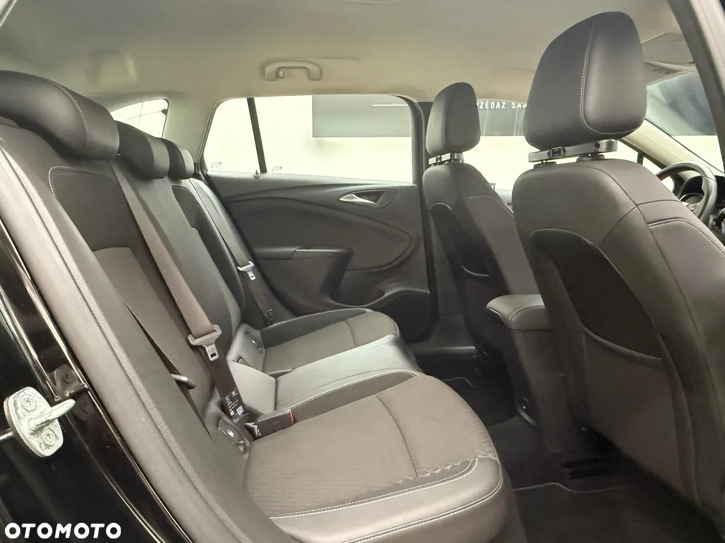 Opel Astra 1.6 D (CDTI) Start/Stop Innovation - 19