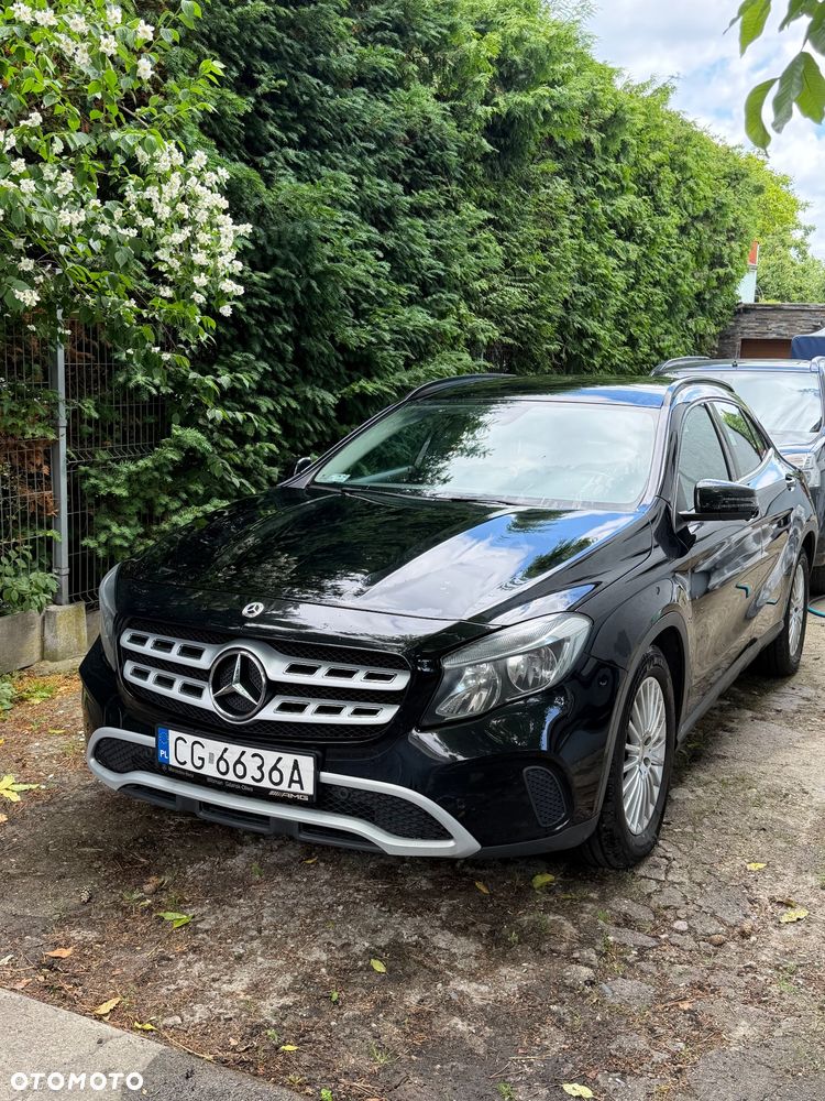 Mercedes-Benz GLA 180 7G-DCT - 1