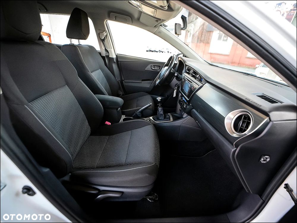 Toyota Auris - 35