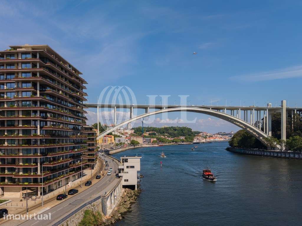 Apartamento T3 primeira linha rio, em Massarelos, Porto - Grande imagem: 2/46