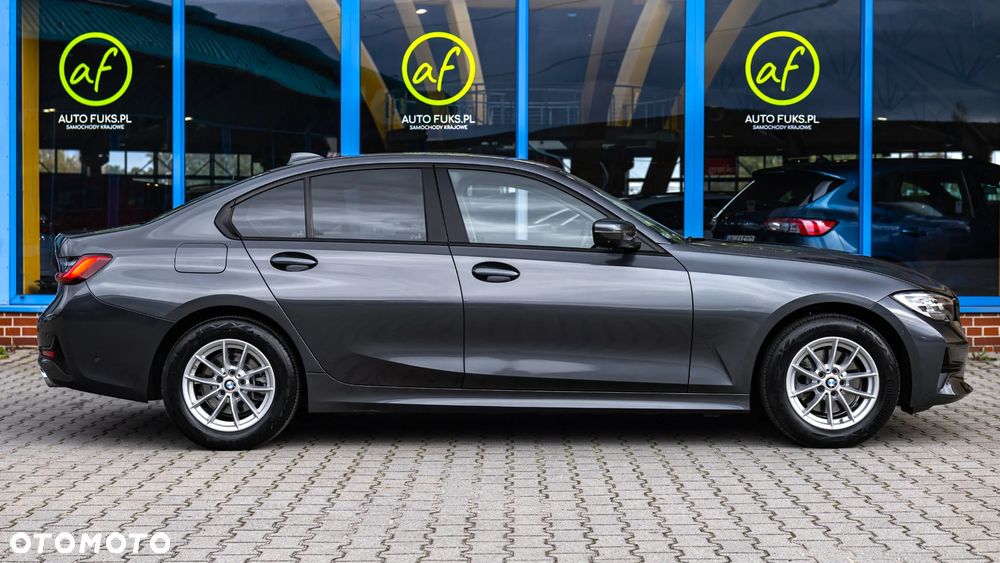 BMW Seria 3 320i - 13
