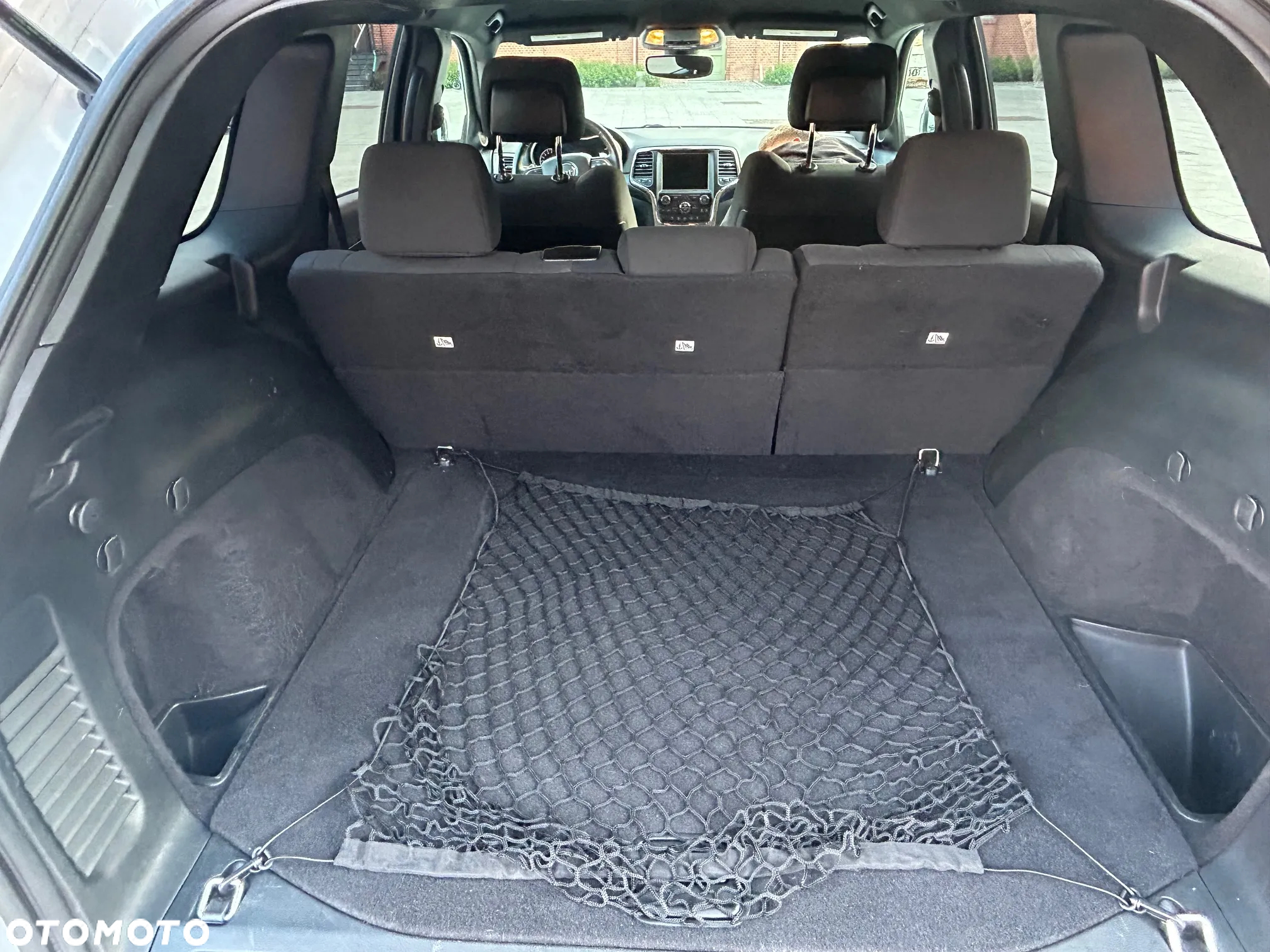 Jeep Grand Cherokee - 14