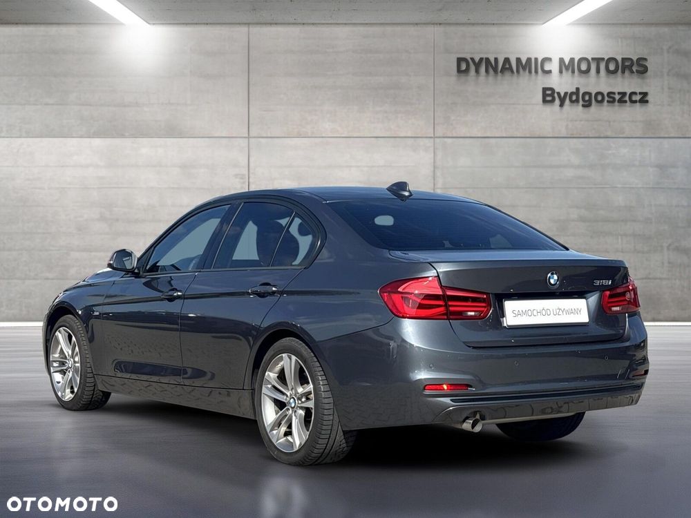 BMW Seria 3 318i Sport Line - 4