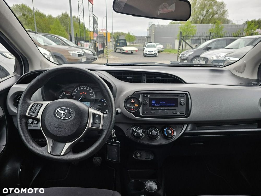 Toyota Yaris - 17