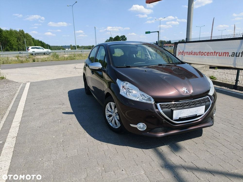 Peugeot 208 - 6