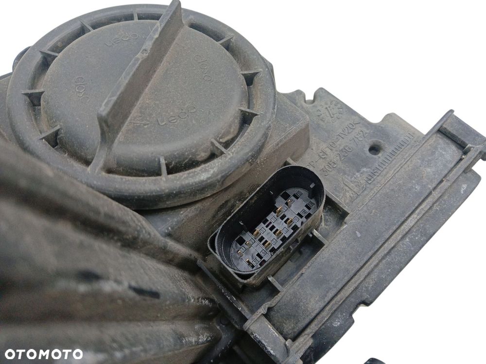 LAMPA LEWY PRZÓD MERCEDES C W204 LIFT (2011-2014) 3.0 CDI 231KM - 2