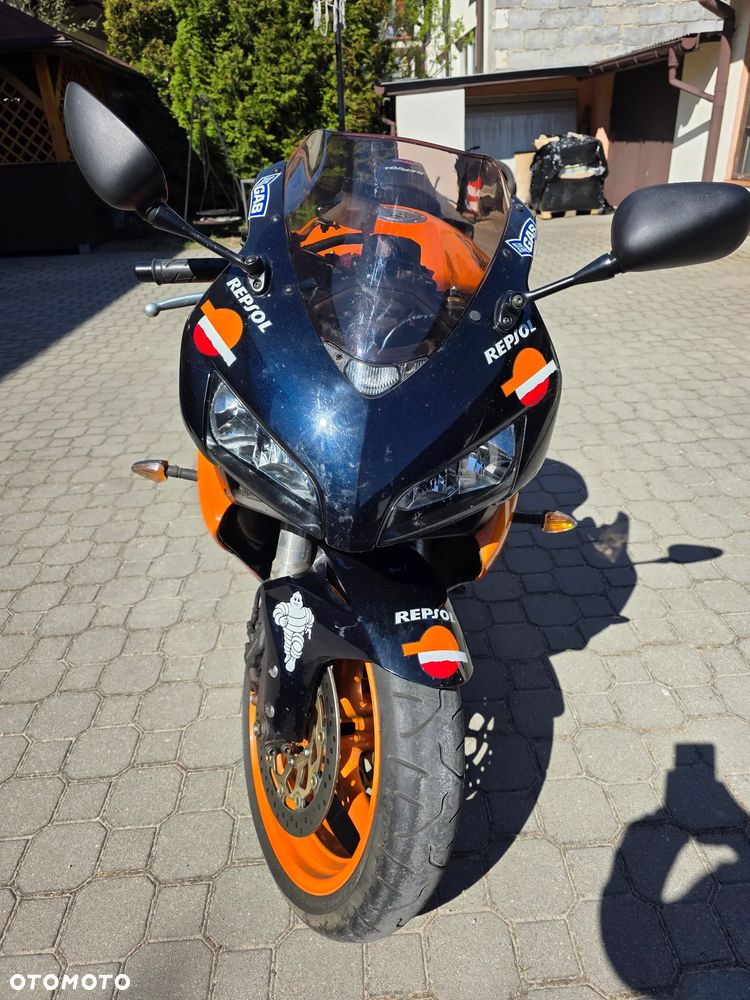 Honda CBR - 3